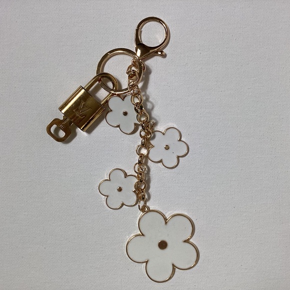 Authentic Louis Vuitton Key Chain Bag Accessory - Picture 1 of 3